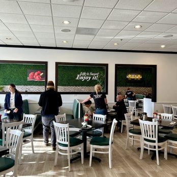 Sweet Berry Cafe - Interior - Breakfast & Brunch Near Me - South Elgin, Illinois