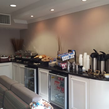 Hilton San Diego/Del Mar - Breakfast in the Club Lounge: eggs, bacon sausage, cereal, bread assortment, coffee, tea and pastries - Hotels Near Me - Del Mar, California