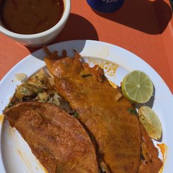 Quesa Birria tacos
