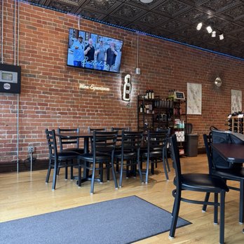 Wine Experience - Seating - Wine Bars Near Me - Fremont, Nebraska