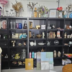 Above and Beyond Consigns - Home decor