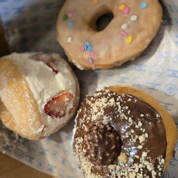 Chubby Baker - Honestly, what am I supposed to do when all three are recommend as the best ever? - Donuts Near Me - Salt Lake City, Utah Chubby Baker - Honestly, what am I supposed to do when all three are recommend as the best ever? - Donuts Near Me - Salt Lake City, Utah