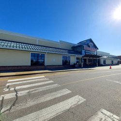Hannaford Supermarket