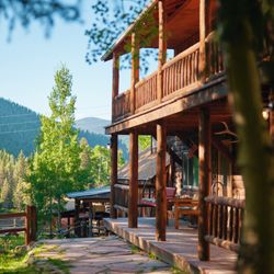Tumbling River Ranch - Chalet Cabin