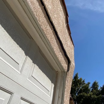 Alpha Structural - Gap above garage grew over the years to about 2" wide - General Contractors Near Me - Sunland, California