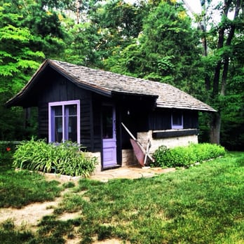 Moondance Vacation Homes - Big sky-tiny house in yard. You can't go in, but it's pretty. - Vacation Rentals Near Me - Nashville, Indiana