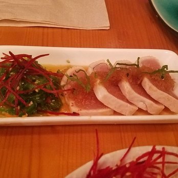 Tora-Ya Ramen - Alabcore tuna appetizer in ponzu dressing with sea weed salad. It was amazing. - Ramen Near Me - Quebec City, Quebec Tora-Ya Ramen - Alabcore tuna appetizer in ponzu dressing with sea weed salad. It was amazing. - Ramen Near Me - Quebec City, Quebec