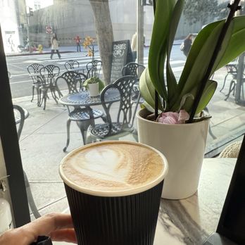 Dalian's Cafe - Latte - Cafes Near Me - Los Angeles, California