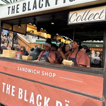 Borough Market - The Black Pig - Pick up counter - Farmers Market Near Me - London, XGL Borough Market - The Black Pig - Pick up counter - Farmers Market Near Me - London, XGL
