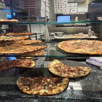 MOMBO’S PIZZA - Updated October 2025 - 166 Photos & 500 Reviews - 1880 ...