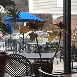 Blue Moon Bagel Cafe - Outside dining
