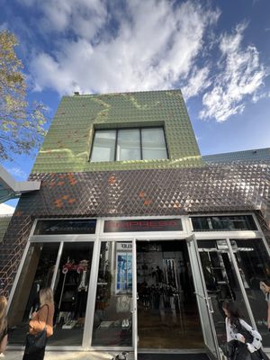 Paradise Plaza by null