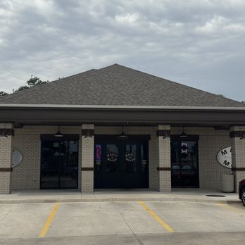 Maple & Motor - Storefront - Burgers Near Me - Dallas, Texas Maple & Motor - Storefront - Burgers Near Me - Dallas, Texas