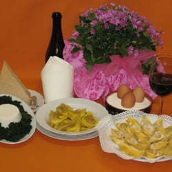 Panificio Piva - Fresh Italian pasta Tortelloni with ricotta and spinach Ferraresi we produce handmade.