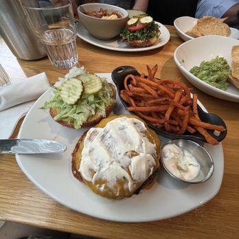 Northstar Café - Classic Cheeseburger with no tomato (and fries) - New American Near Me - Columbus, Ohio