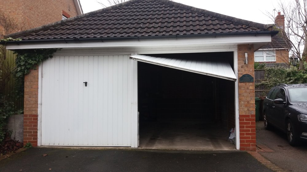 Baker Garage Door Repairs - Garage Door Contractor in Coalville, LEC
