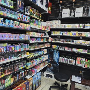photos de the corner store vape and cbd clermont-ferrand The Corner Store on Reels main image 0