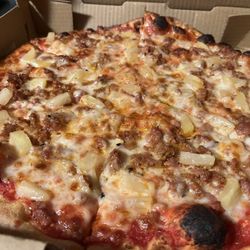 New York Pizzeria - Thin crust, sausage, pineapple