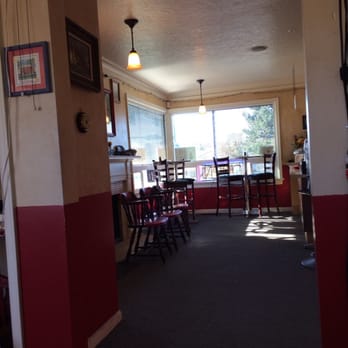 Lew's BBQ - Entrance way - Barbeque Near Me - Everett, Washington Lew's BBQ - Entrance way - Barbeque Near Me - Everett, Washington