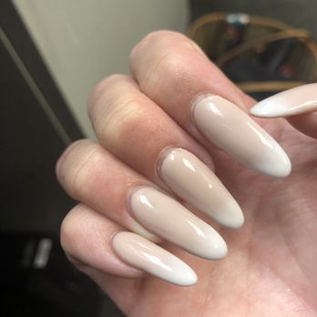 Gradient Nail - Ombré fill - Nail Salons Near Me - Honolulu, Hawaii