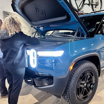 Rivian - Car Dealers Near Me - Skokie, Illinois