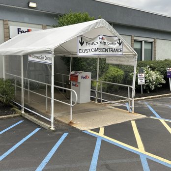 FEDEX SHIP CENTER - Updated October 2025 - 10 Photos & 32