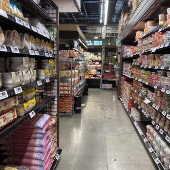 H Mart - Kaka’ako - Grocery Near Me - Honolulu, Hawaii