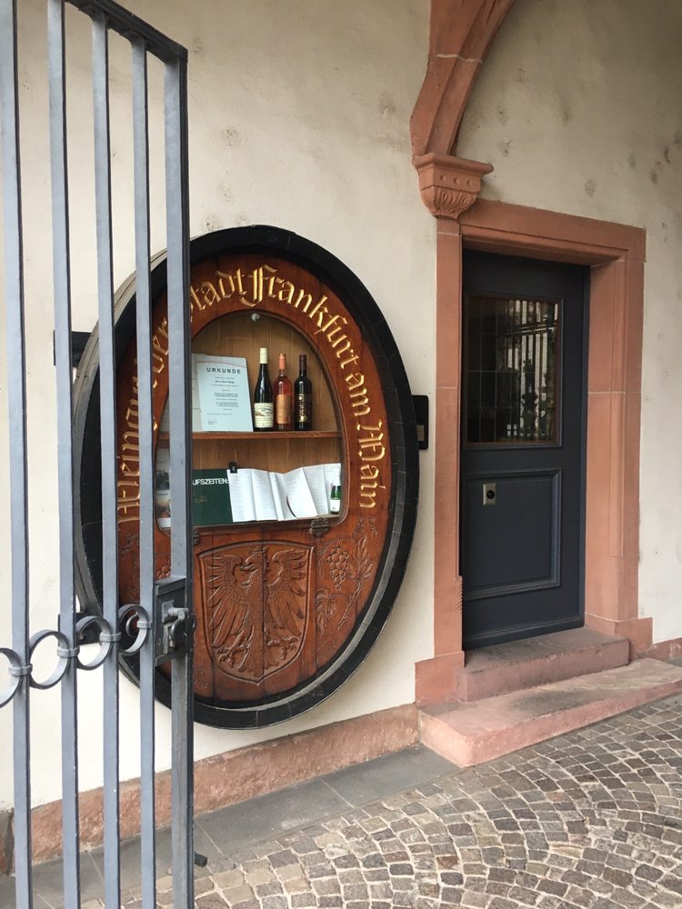 WEINGUT DER STADT FRANKFURT Updated January 2025 Limpurger Gasse 2