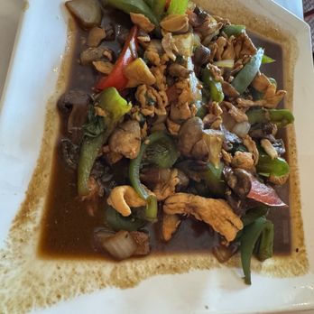 Montri Thai - Stir fry beef - Thai Near Me - Warrenville, Illinois