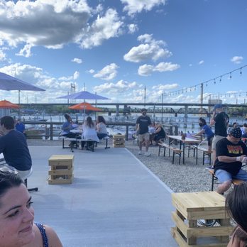Dockside Brewery - Best setting - Breweries Near Me - Milford, Connecticut Dockside Brewery - Best setting - Breweries Near Me - Milford, Connecticut