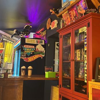 Cafe Crema - Decor - Breakfast & Brunch Near Me - Gloucester City, New Jersey