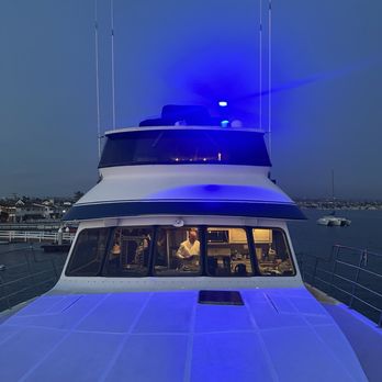 Paradiso Yacht Charters - Boat Charters Near Me - Newport Beach, California Paradiso Yacht Charters - Boat Charters Near Me - Newport Beach, California