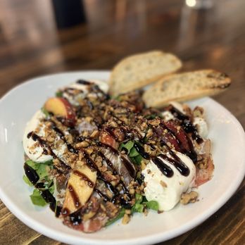 kitchen747 - PEACH BURRATA SALAD - Pizza Near Me - Roseville, California