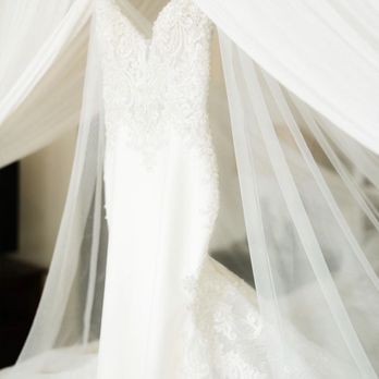elegant lace blossom hill
