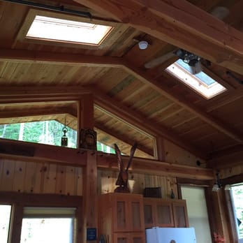 Lanzarotta Bed and Breakfast - High ceilings of Yew suite. - Bed & Breakfast Near Me - Eugene, Oregon