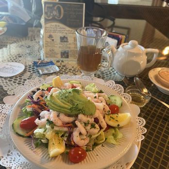 Steinbeck House Restaurant - Beautiful Shrimp Louie Salad - American Near Me - Salinas, California