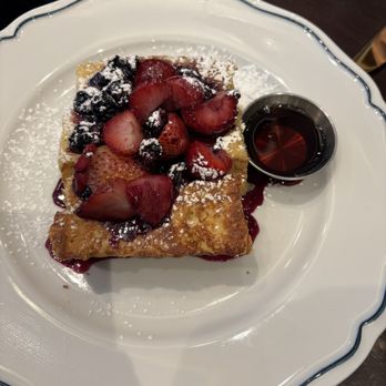 Coffee + Cocktails - French toast - Cafes Near Me - New York, New York Coffee + Cocktails - French toast - Cafes Near Me - New York, New York