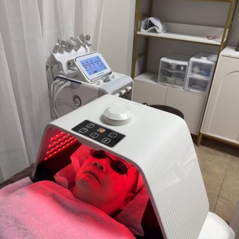 Vana Nails Spa - RED LIGHT THERAPY FOR LYMPHATIC FACIAL - Nail Salons Near Me - Walnut, California Vana Nails Spa - RED LIGHT THERAPY FOR LYMPHATIC FACIAL - Nail Salons Near Me - Walnut, California