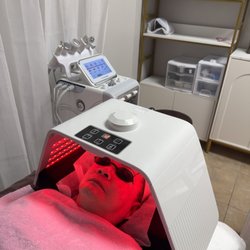 Vana Nails Spa - RED LIGHT THERAPY FOR LYMPHATIC FACIAL