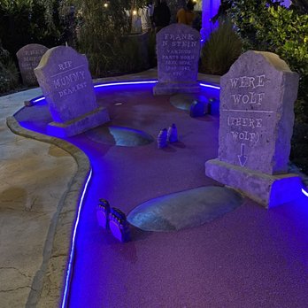 Hollywood Drive In Golf - Hole 2 I think - Mini Golf Near Me - Orlando, Florida