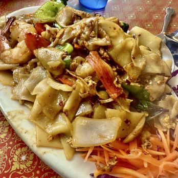 Sang Dao Restaurant - DRUNKEN NOODLES - Thai Near Me - San Diego, California Sang Dao Restaurant - DRUNKEN NOODLES - Thai Near Me - San Diego, California