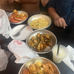 Quickie combo, green mussels, garlic pasta, snow crab legs, frozen margarita Quickie combo, green mussels, garlic pasta, snow crab legs, frozen margarita