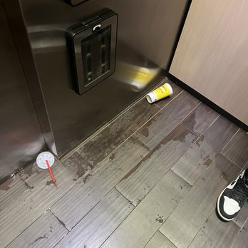 Wingate by Wyndham Memphis East - Dirty elevator - Hotels Near Me - Memphis, Tennessee Wingate by Wyndham Memphis East - Dirty elevator - Hotels Near Me - Memphis, Tennessee