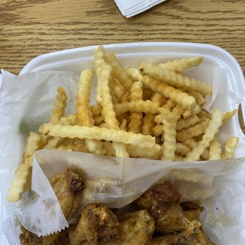 American Deli - 10 honey lemon pepper wings and fries - Delis Near Me - Morrow, Georgia American Deli - 10 honey lemon pepper wings and fries - Delis Near Me - Morrow, Georgia