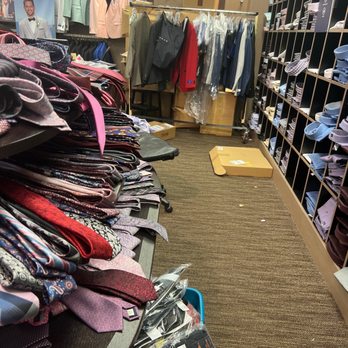 Men's Wearhouse - Mess - Men's Clothing Near Me - CLACKAMAS, Oregon Men's Wearhouse - Mess - Men's Clothing Near Me - CLACKAMAS, Oregon