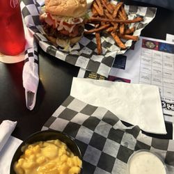 Budweiser BBQ Burger and Mac & Cheese