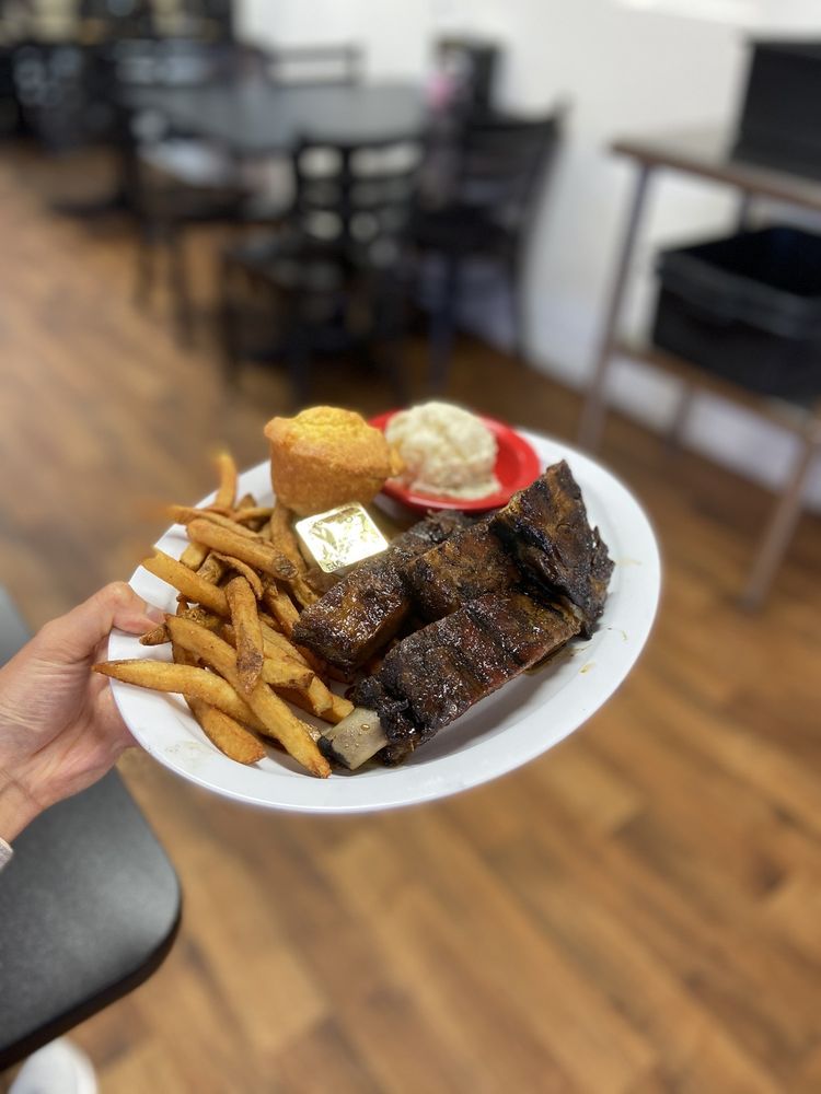 BIG JOHN’S ROCKIN BBQ 391 Photos & 439 Reviews 220 E Monument Ave