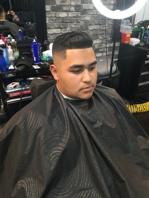 La Familia Barbershop by null