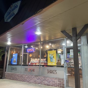 Midnight Cookies & Cream - Desserts Near Me - Davie, Florida Midnight Cookies & Cream - Desserts Near Me - Davie, Florida