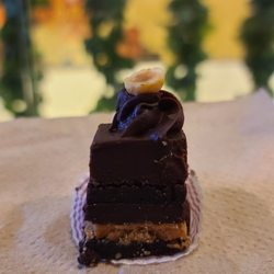 Venchi Cioccolato - Cioccolato (Chocolate sponge cake with chocolate cream & Hazelnut Crunch)   12-21-2022